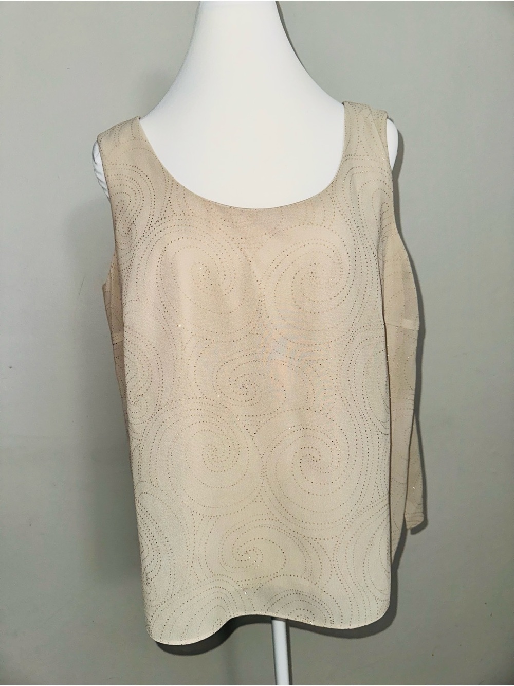 Dana Kay Cream Swirl-Pattern Scoop Neck Tank